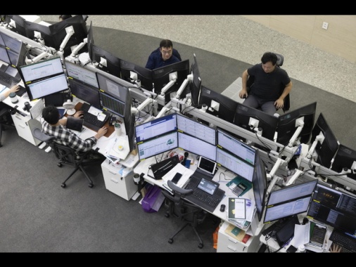 Borsa: l'Asia chiude in rialzo, torna il clima positivo dopo la Fed