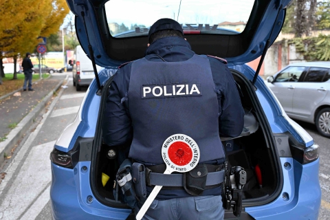 Vergiate, truffano una donna di 85 anni. Arrestati dalla Polizia