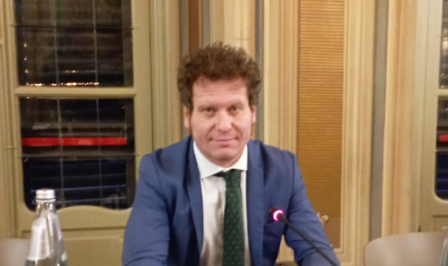 Matteo Bianchi nel Salone Estense: Consiglio comunale semideserto