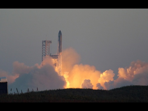 'SpaceX valutata 800 miliardi, sarebbe la prima società privata al mondo'