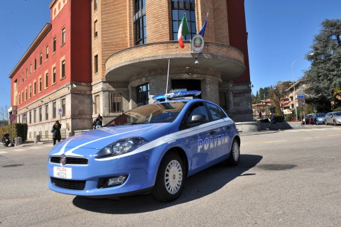 Violenza e minacce davanti ai figli: arrestato 37enne a Varese