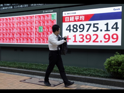 Borsa: Asia positiva con i tecnologici, l'Europa è prevista in rialzo