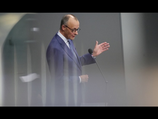 Merz, 'utilizzare gli asset, serve più pressione su Mosca'