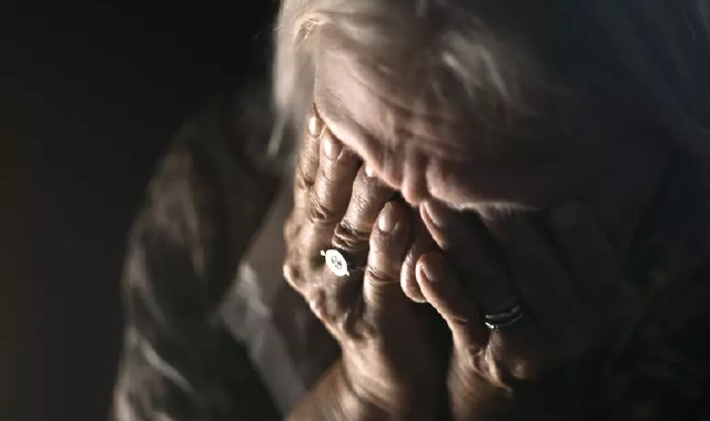 Botte e minacce alla mamma. Ma lei lo perdona