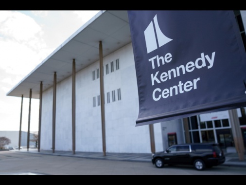 Casa Bianca, il Kennedy Center cambia nome, diventa il Trump-Kennedy Center