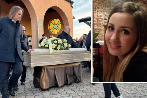L’addio a Veronica. La mamma: «Me l’hanno fatta morire»