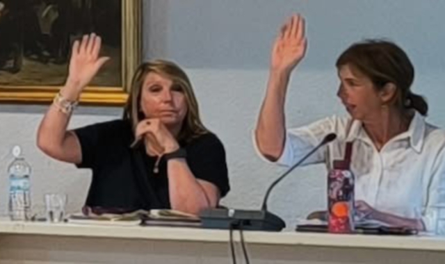 Il sindaco Giordani e l’assessore Gualtieri e, sotto, il Consiglio junior