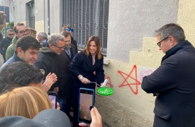 Busto, cancellata la scritta contro Meloni