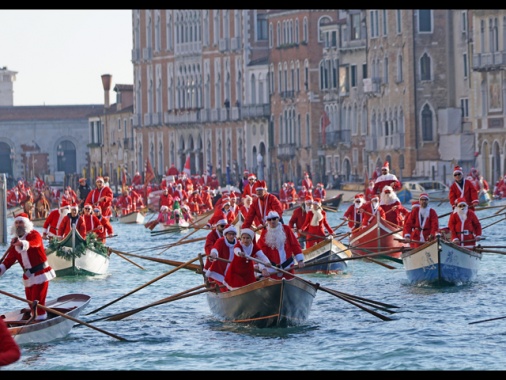 Per Natale oltre sei milioni pronti a viaggiare, 83% resta in Italia