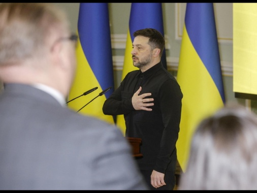 Zelensky, 'in costante contatto con gli Usa per un accordo di pace'