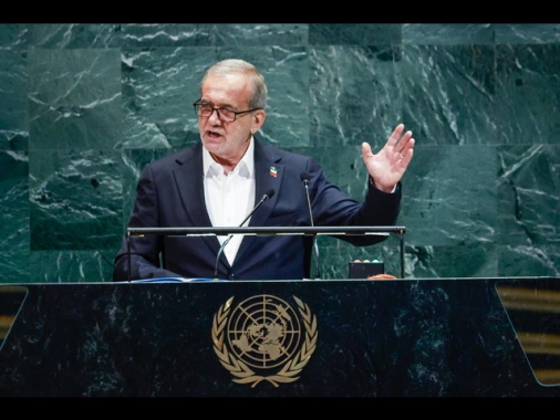 Pezeshkian, 'siamo in guerra totale contro Usa, Israele ed Europa'