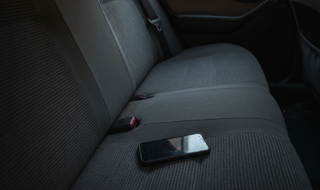L’oggetto più dimenticato sul taxi? Il cellulare