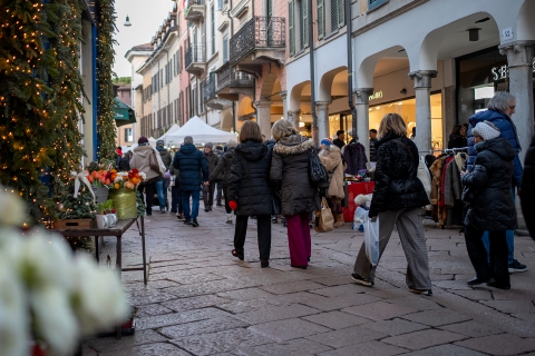 «Natale sottotono e saldi senza regole»