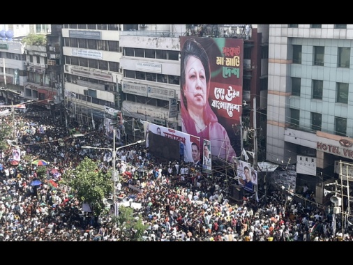 Morta a 80 anni Khaleda Zia, ex premier del Bangladesh favorita alle prossime elezioni