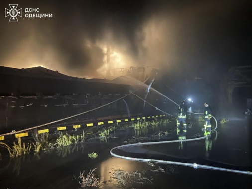 Droni russi su Lutsk e Odessa, Ucraina attacca le raffinerie di Putin