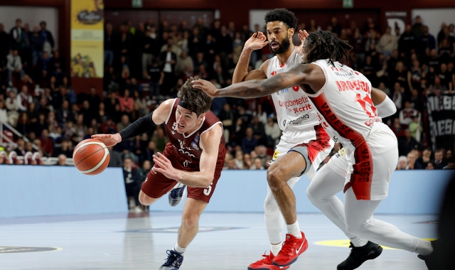 Trapani è quasi a terra. Il match vinto da Varese contro gli Shark