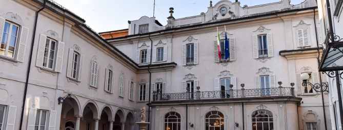 Strage Crans Montana: un minuto di silenzio nelle scuole