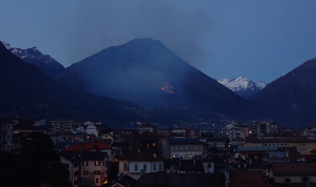 Fiamme sulle alture di Crevoladossola