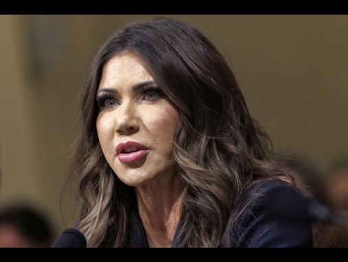 Ministra Noem difende l'Ice, 'sparatoria a Minneapolis terrorismo interno'