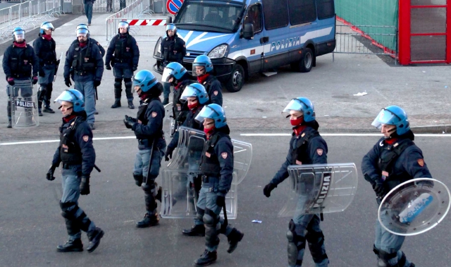 Quindici gli ultrà imputati per gli scontri con le forze dell’ordine dopo Varese-Bologna di basket del 2022. Dodici hanno scelto la messa alla prova, due hanno patteggiato e uno è stato assolto