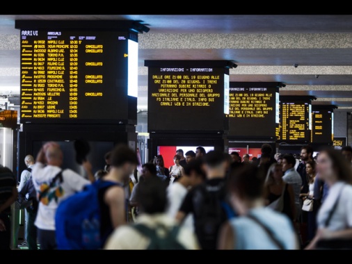 Partono i primi scioperi, oggi stop al trasporto pubblico in alcune città