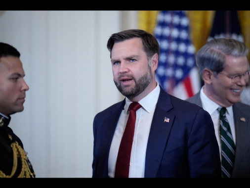 Vance agli europei, sulla Groenlandia prendete Trump sul serio