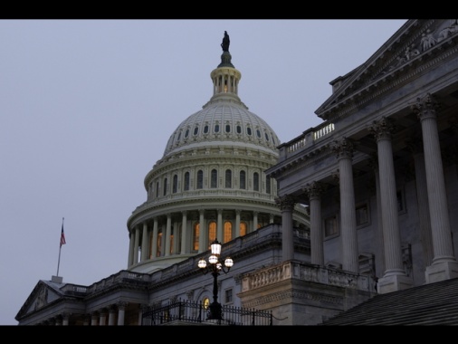 Il Senato Usa approva la risoluzione per limiti a Trump sul Venezuela