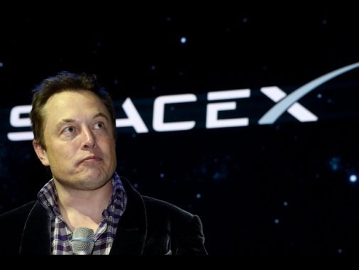 Ue, limitare immagini Grok AI a abbonati non cambia la nostra posizione