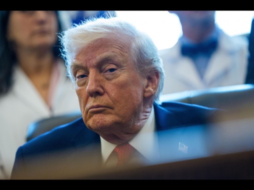 Trump annuncia, 'dazi Usa del 25% a chiunque commerci con l'Iran'