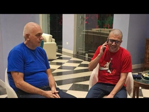 Atterrato a Ciampino l'aereo con Trentini e Burlò