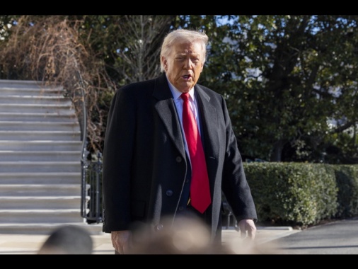 Trump, stop all'azione militare? Verificheremo se l'Iran ferma le uccisioni