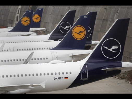 Lufthansa, eviteremo lo spazio aereo Iran e Iraq fino a nuovo avviso
