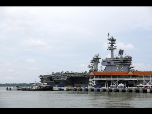 Gli Usa spostano la portaerei Lincoln dal Mar Cinese al Medio Oriente