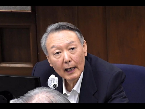 Seul, l'ex presidente Yoon condannato a 5 anni di carcere