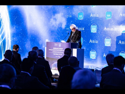 Ivass a compagnie, adeguarsi alla legge sull'oblio oncologico