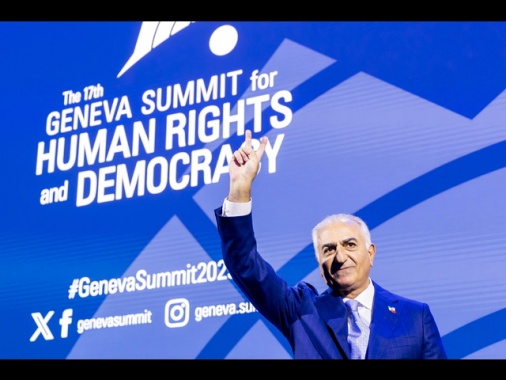 Pahlavi, 'tornerò in Iran, posso garantire la transizione'