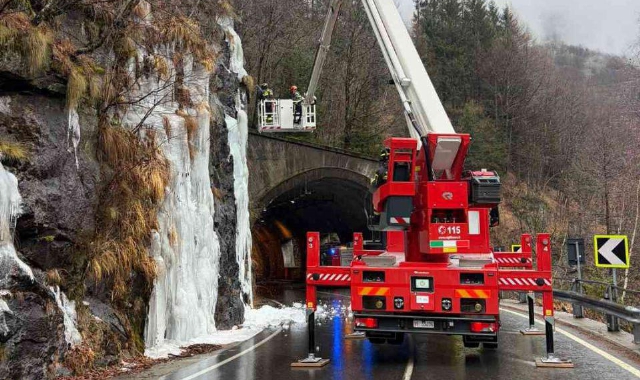 Candele di ghiaccio pericolanti a Macugnaga