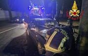 Auto contro albero, ferito 56enne
