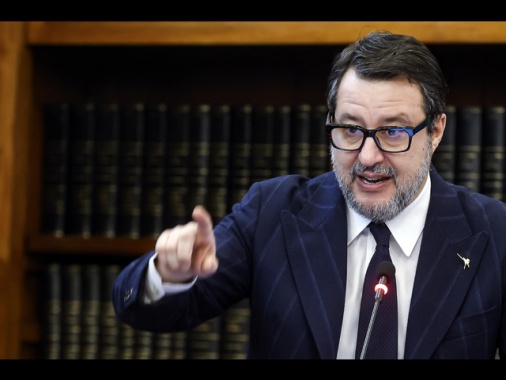 Salvini, chi in classe ha una lama di 20 cm non è il benvenuto