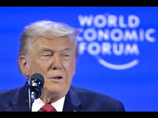 Trump, 'solo gli Usa possono garantire la sicurezza con la Groenlandia'