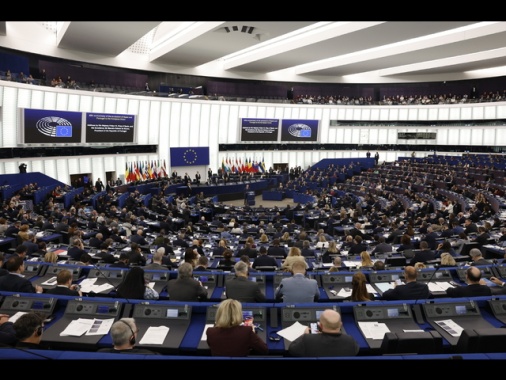 Il Parlamento europeo sospende l'intesa sui dazi con gli Usa