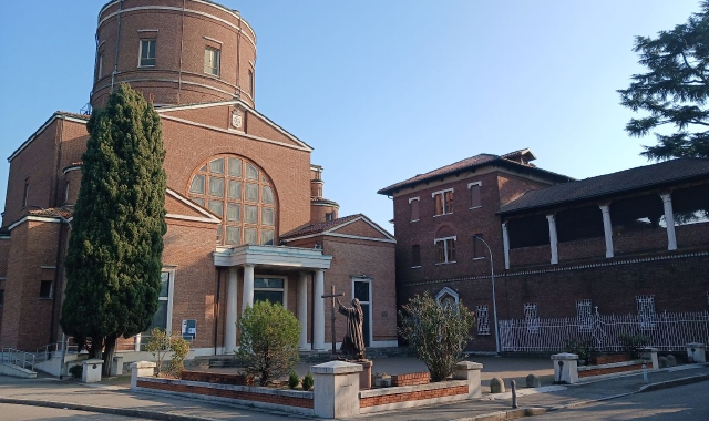 Passano dall’orto per rubare nel convento