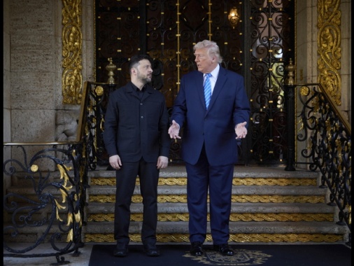 Trump, 'con Zelensky non discussi confini, la guerra deve finire'