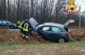 Scontro tra auto: due feriti a Tradate