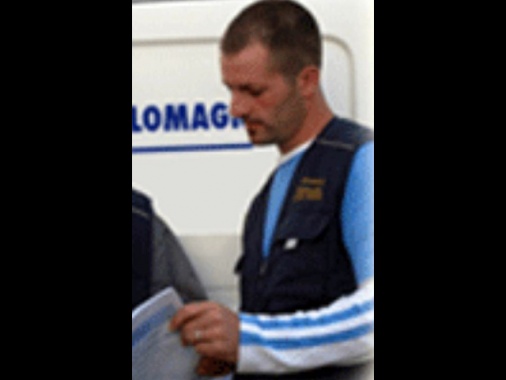 'Ha saputo della morte dei genitori, Carlomagno sorvegliato a vista'