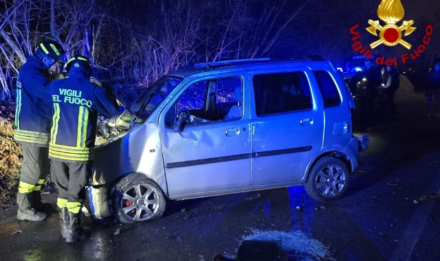 Auto fuori strada: spavento e un ferito lieve