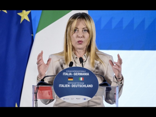 Meloni, condanniamo la complicità del regime fascista nelle persecuzioni