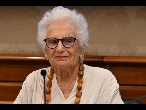 Mattarella, attacchi a Segre volgari e imbecilli, le siamo riconoscenti