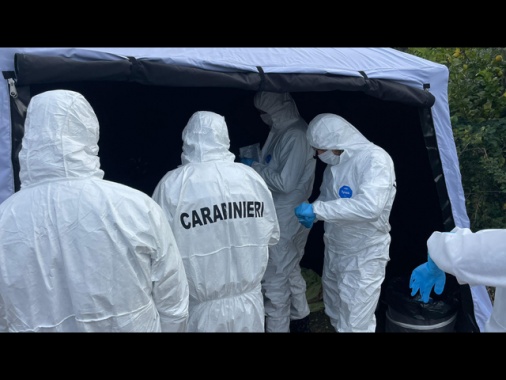 Anguillara, genitori Carlomagno morti per asfissia da impiccagione