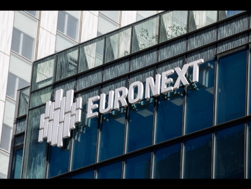 Borsa: Europa apre in ordine sparso, Parigi -0,69%, Londra +0,01%